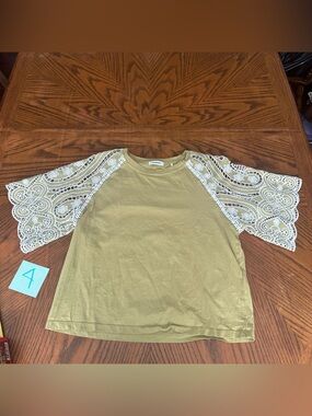 SANDRO Khaki T-Shirt with Lace Sleeves
Women